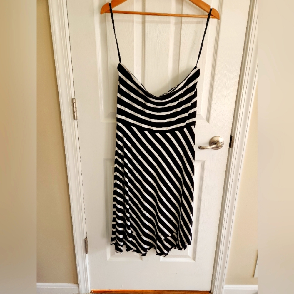 Black/white striped strapless dress